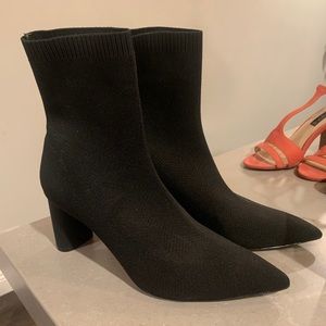 Booties, pointed toe, elastic ankle